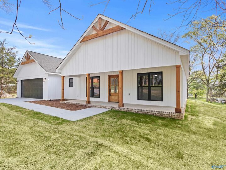 Property Photo:  56 Nixon Drive  AL 35976 