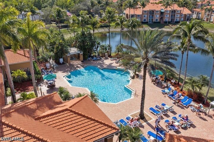 Property Photo:  1210 Wildwood Lakes Boulevard 306  FL 34104 