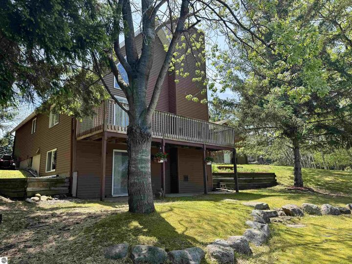 Property Photo:  1035 Cantabrian Drive  MI 48893 