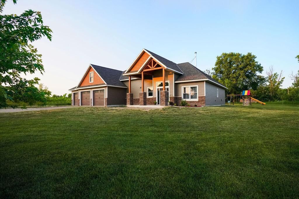 Property Photo:  33361 Sandhill Circle  MN 56307 
