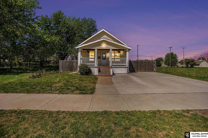 Property Photo:  1552 N 17th Street  NE 68110 