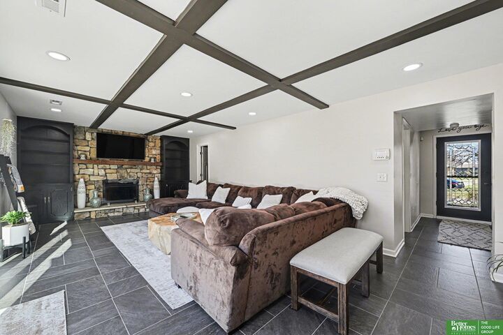 Property Photo: 14815 Seward Plaza NE 68154