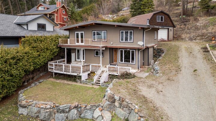 3003 Squilax-Anglemont Road — photo 1