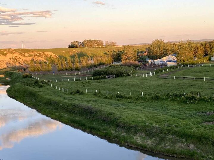 Property Photo:  95401A Hwy 2 Highway  AB T0L 1Z0 