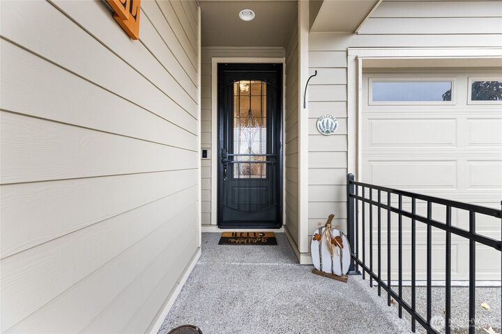 Property Photo: 22701 SE 237th Place WA 98038