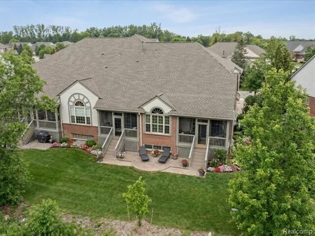 Property Photo:  3838 N Winding Brook Cir Circle 3  MI 48309 