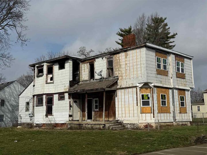 Property Photo:  400 S 12th Street  IN 47374 