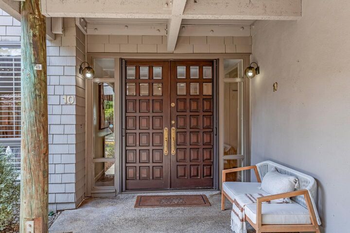 Property Photo:  10 Mansion Court 713  CA 94025 