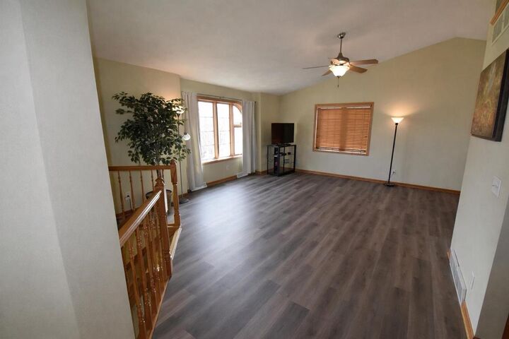 Property Photo:  602 Stonehaven Drive  WI 53590 