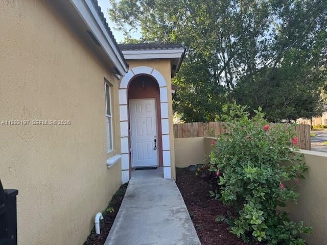 Property Photo: 2288 NE 42 Avenue FL 33033