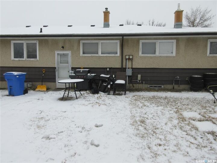 182 Rothwell Crescent — photo 1