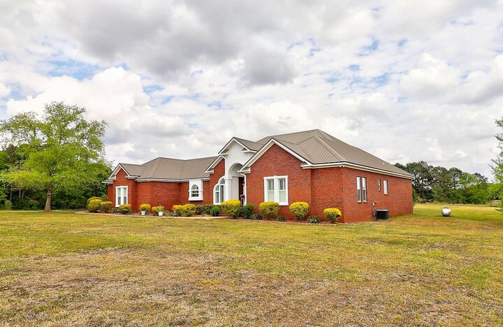 Property Photo: 609 County Rd 111 AL 36319