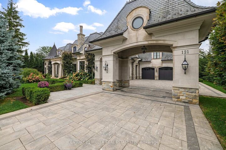 Photo de la propriété:  121 Rebecca Court  ON L6A 1G2 