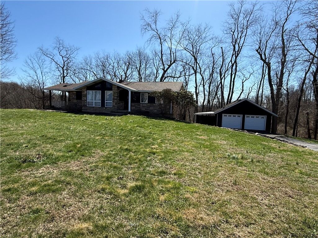 Property Photo:  112 Matthew Lane  PA 15320 