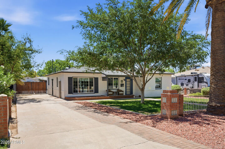 Property Photo:  119 W Pierson Street  AZ 85013 