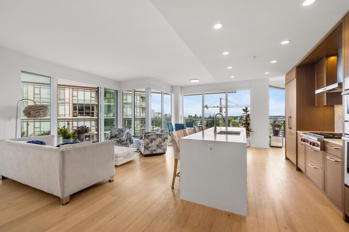 Property Photo: 1439 George Street 902 BC V4B 0B9