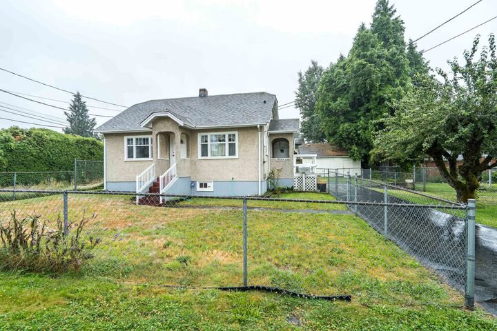 Property Photo: 33884 Mayfair Avenue BC V2S 1R2