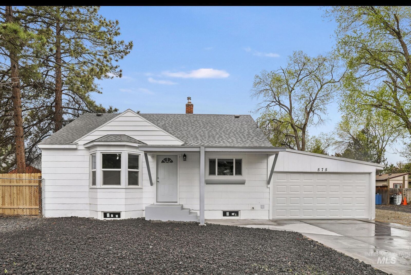 Property Photo:  575 Sparks St N  ID 83301-4646 