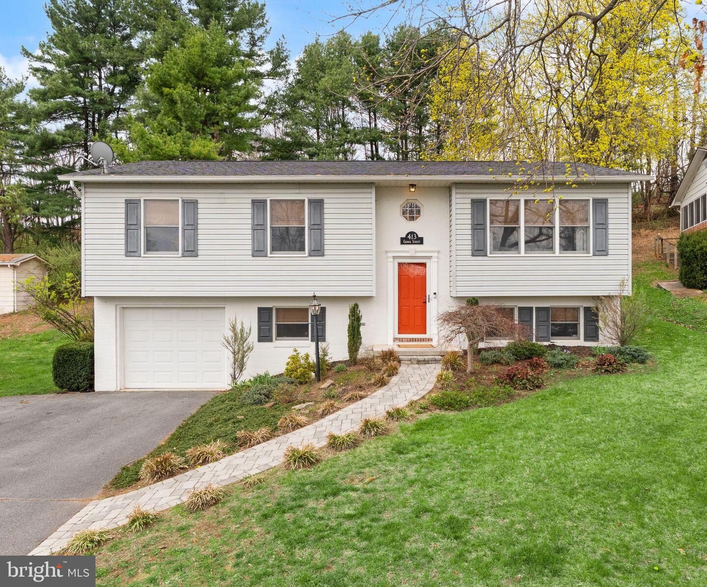 Property Photo:  413 George Street  VA 22601 