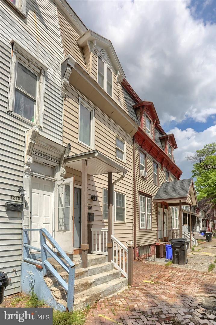 Property Photo:  1212 Derry Street  PA 17104 
