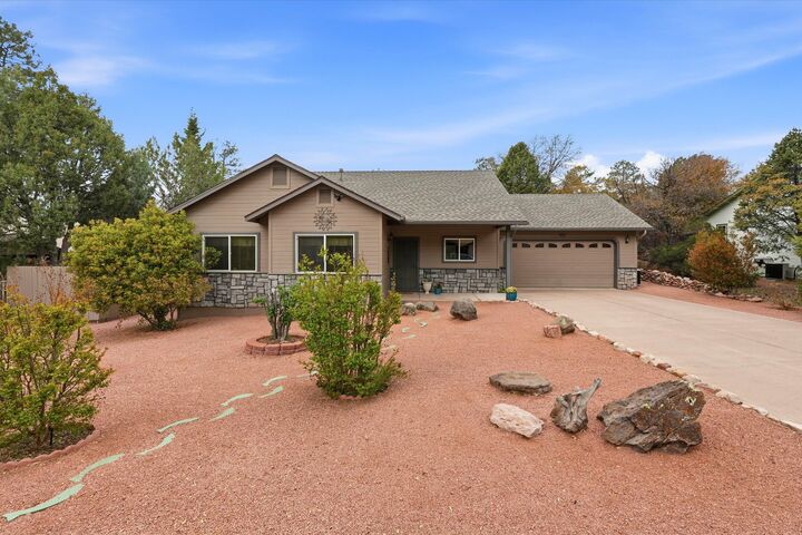 Property Photo:  502 N Prospector Circle  AZ 85541 