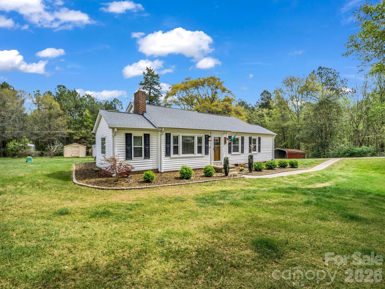 Property Photo: 416 W Main Street NC 28114