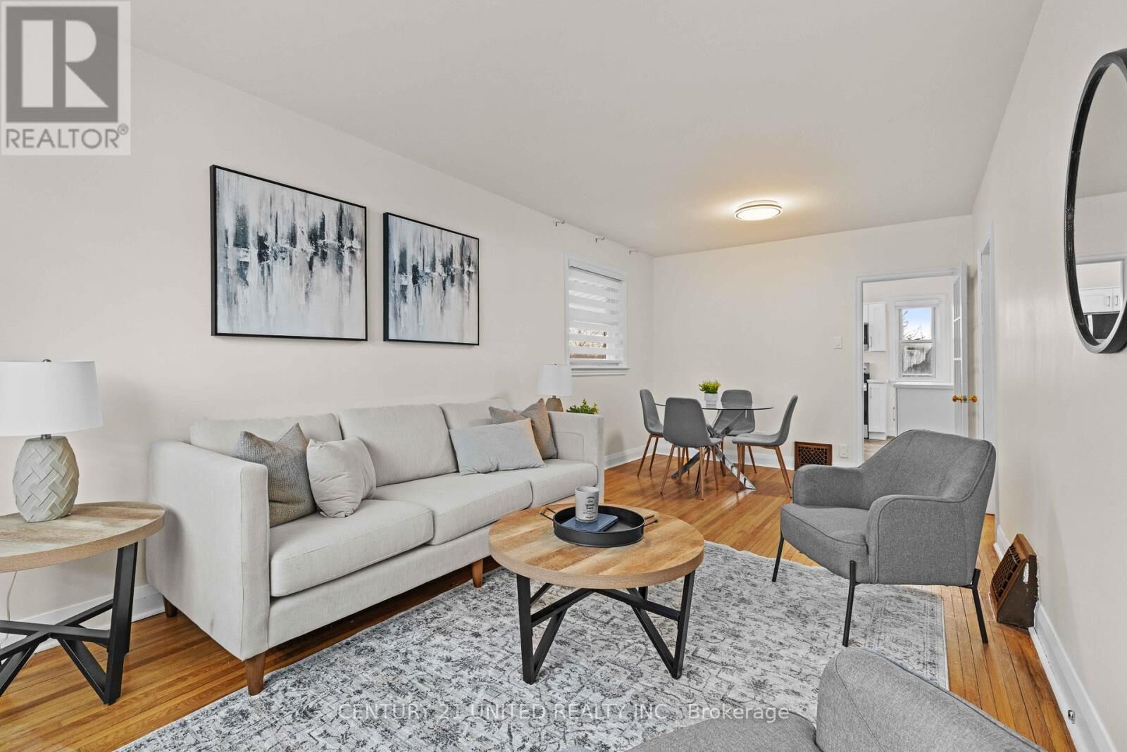 Photo de la propriété: 661 Rubidge Street ON K9H 4G2