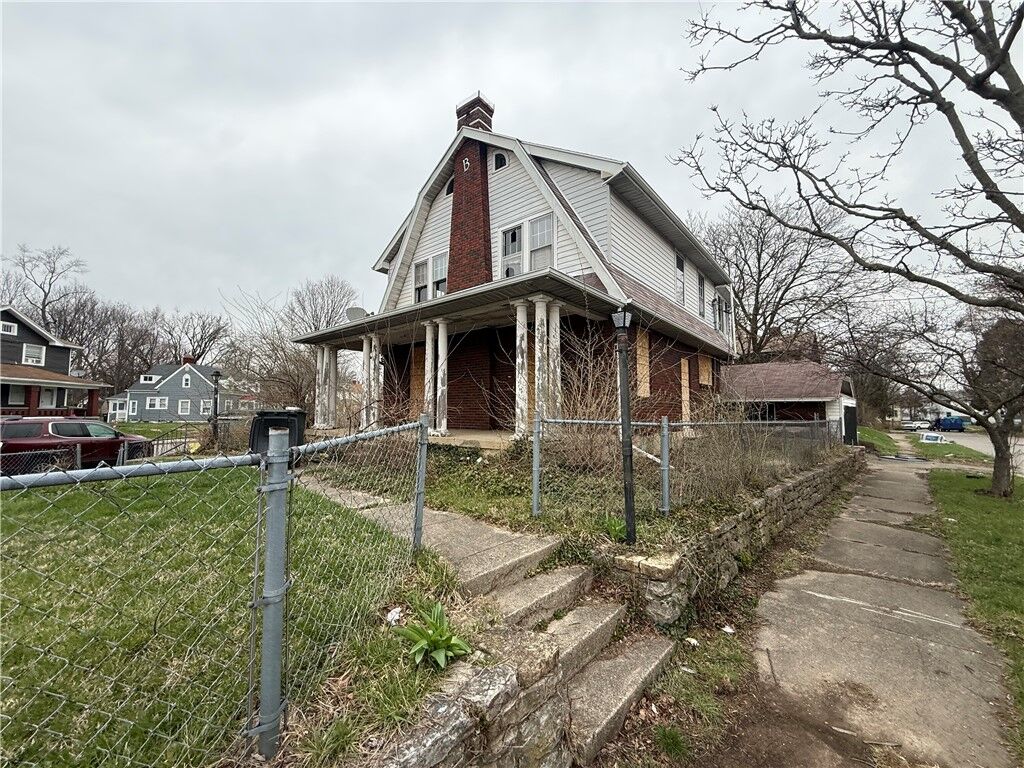 Property Photo:  2 E Hudson Avenue  OH 45405 