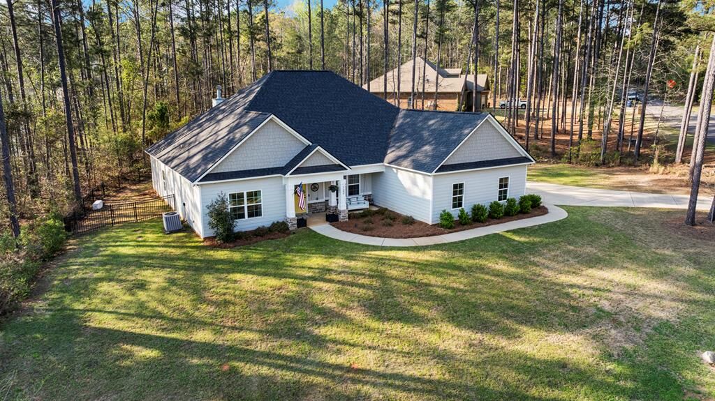 Property Photo:  122 Lee Road 2121  AL 36874 