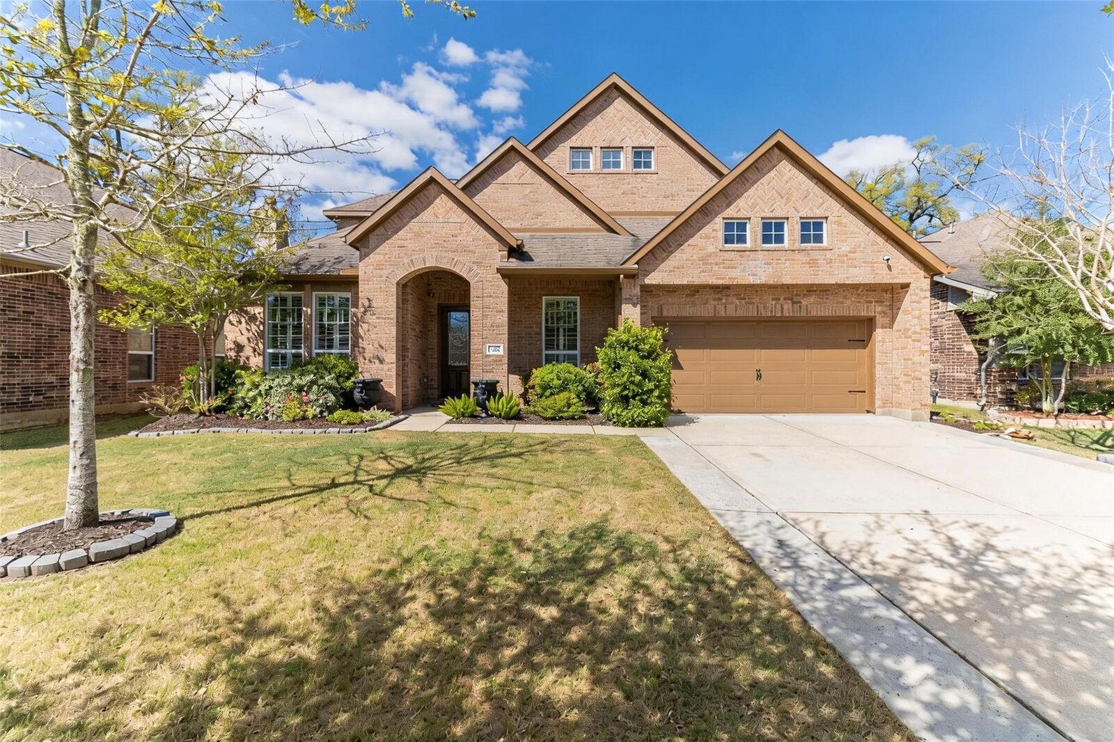 Property Photo: 208 Woodside Court TX 77531