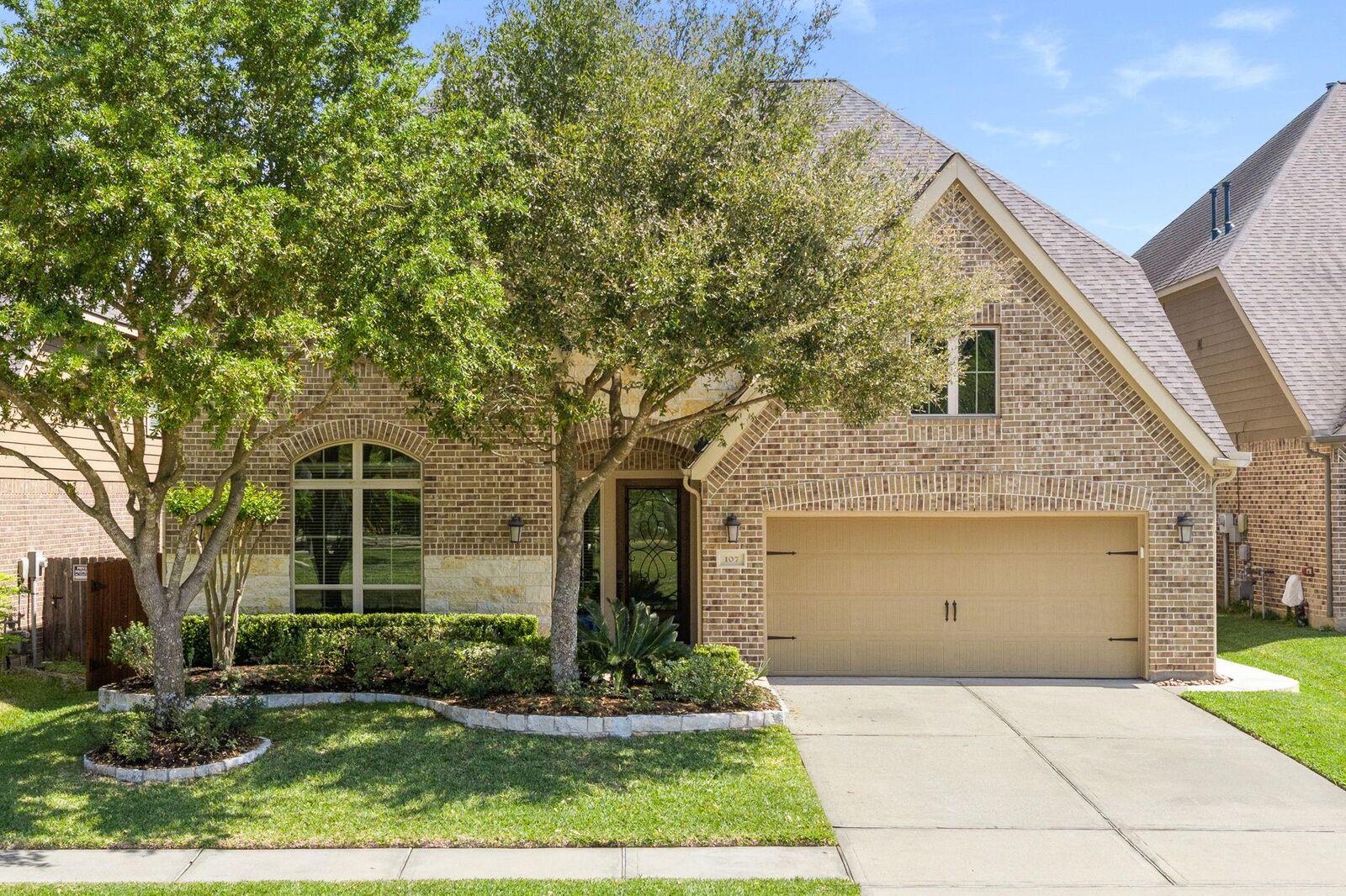 Property Photo:  107 Elk Run Court  TX 77384 