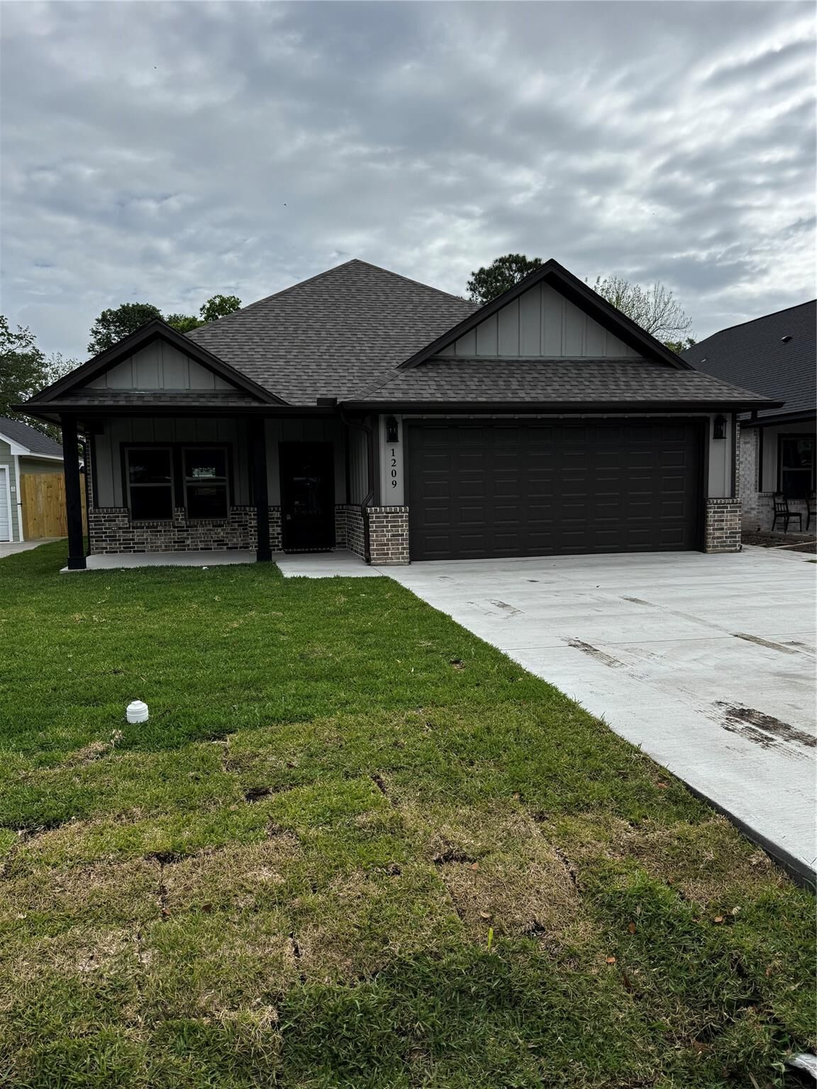 Property Photo:  1209 S 14th Street  TX 77627 