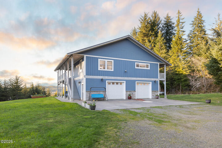 Property Photo:  597 Ojalla Road  OR 97380 