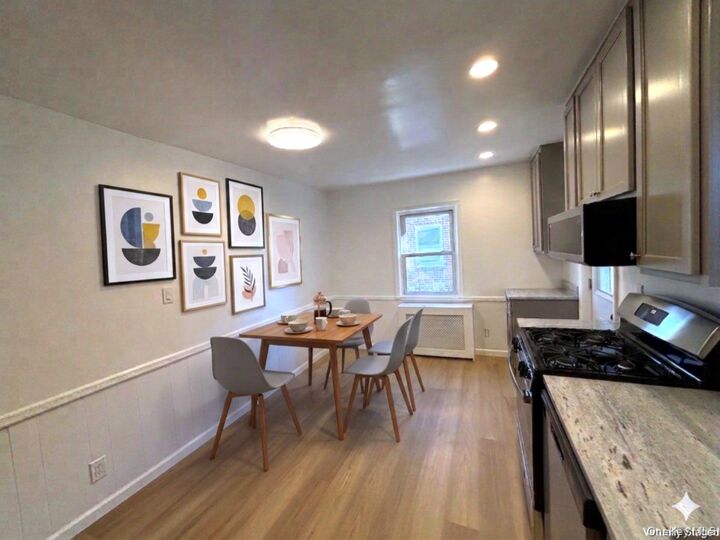 Property Photo:  14 Chamberlain Avenue 1  NY 10704 