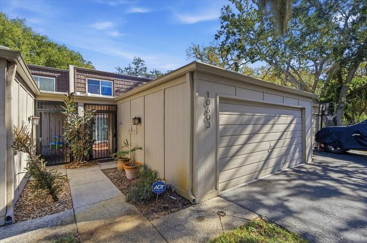 Property Photo:  10603 Carrollbrook Way 10603  FL 33618 