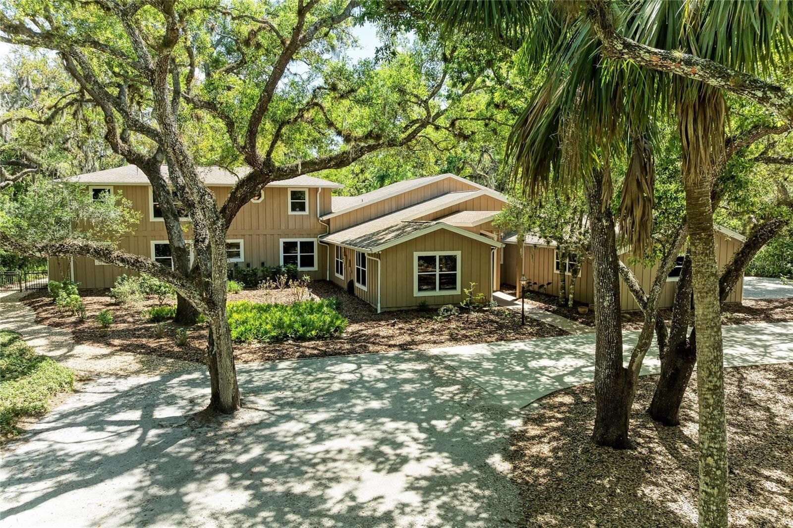 Property Photo: 3705 62nd Street E FL 34208