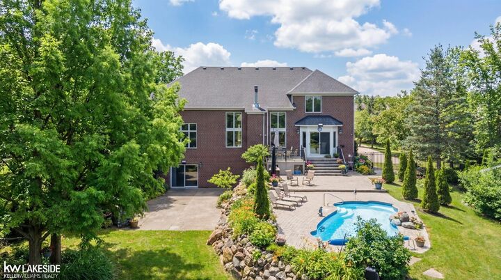 Property Photo:  6120 Evanswood Street  MI 48085 