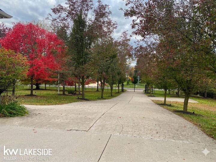 Property Photo: 6120 Evanswood Road MI 48085