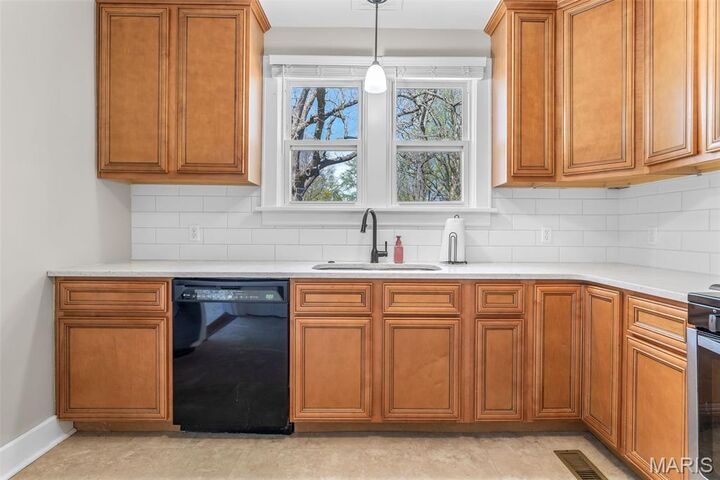 Property Photo:  501 Taylor Avenue  MO 63640 