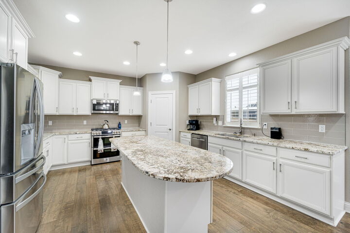 Property Photo:  W236n7272 Meadow Ct  WI 53089 