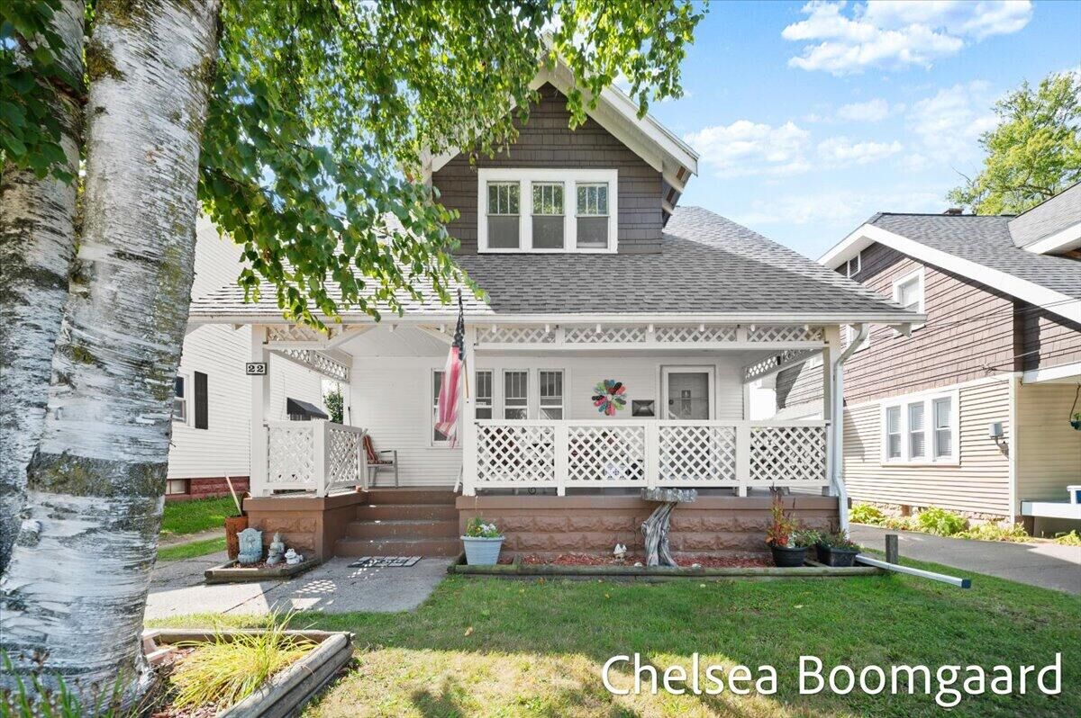 Property Photo: 22 Elmwood Street NE MI 49505