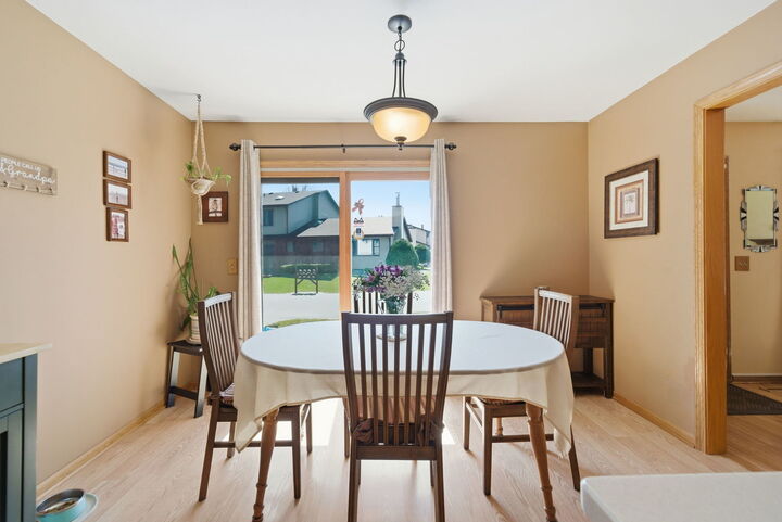 Property Photo:  1839 Kerrybrook Court -  IL 60178 