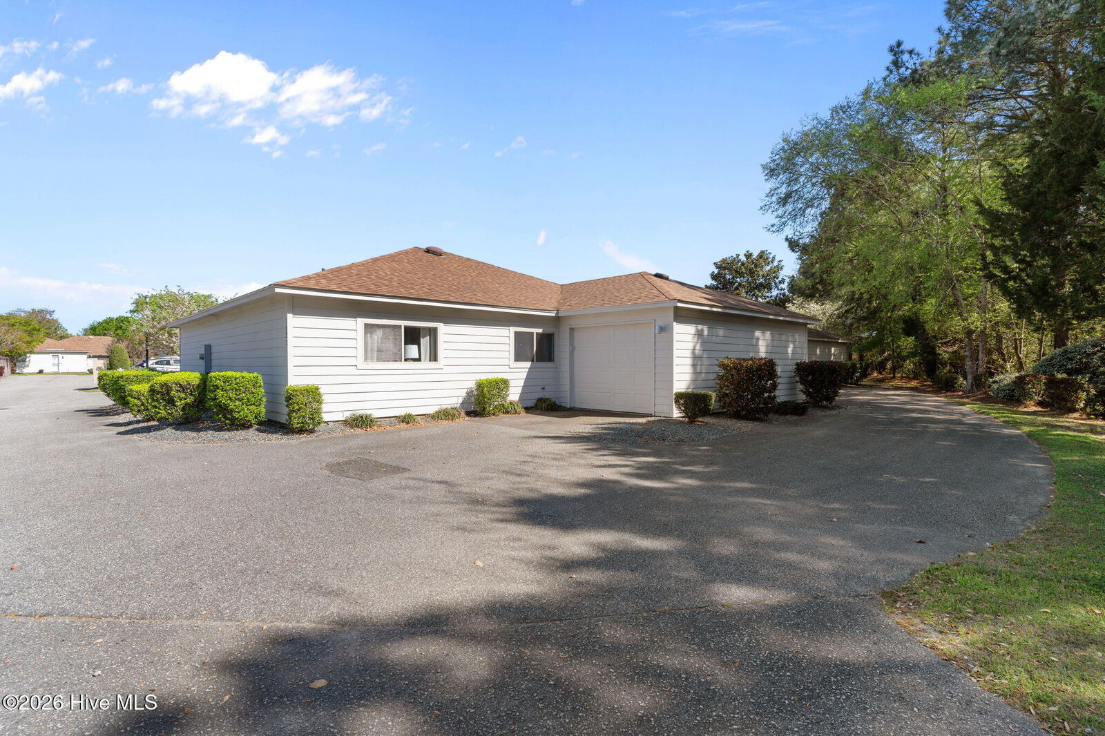 Property Photo: 1033 Summerlin Falls Court NC 28412