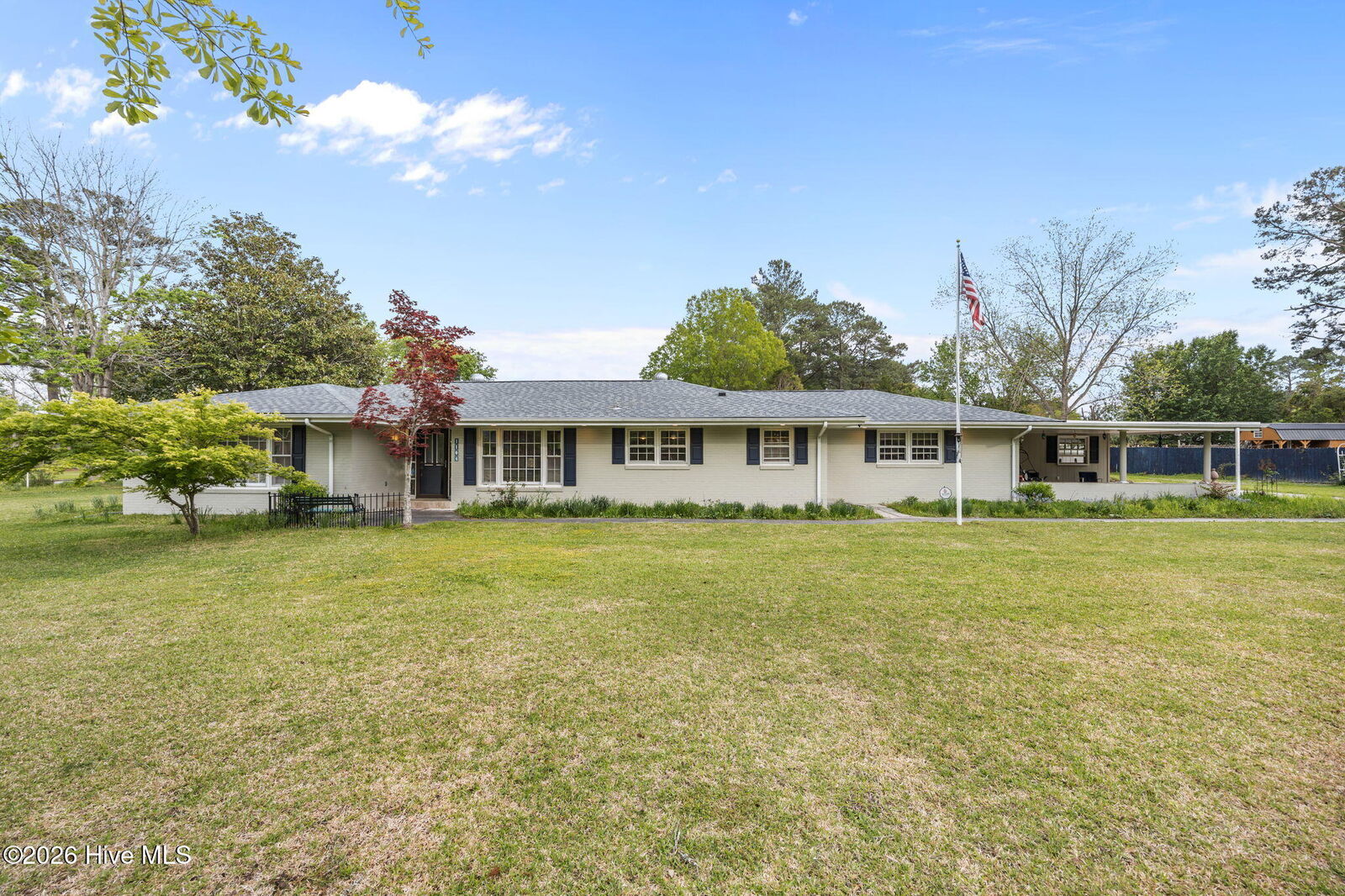 Property Photo: 1104 Longview Drive NC 28562