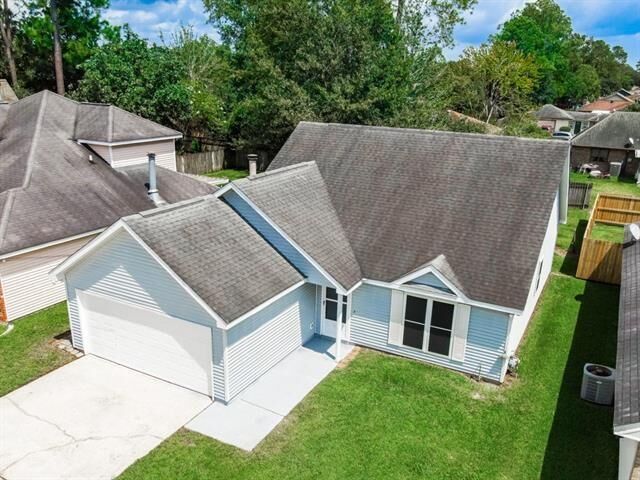 Property Photo:  354 E Suncrest Loop  LA 70458 