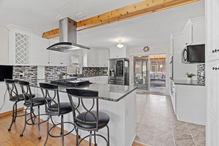 Property Photo:  2476 Ridge Lane  MN 55112 