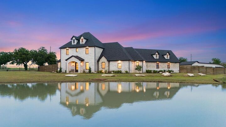 Property Photo: 1911 Ozro Road TX 76084