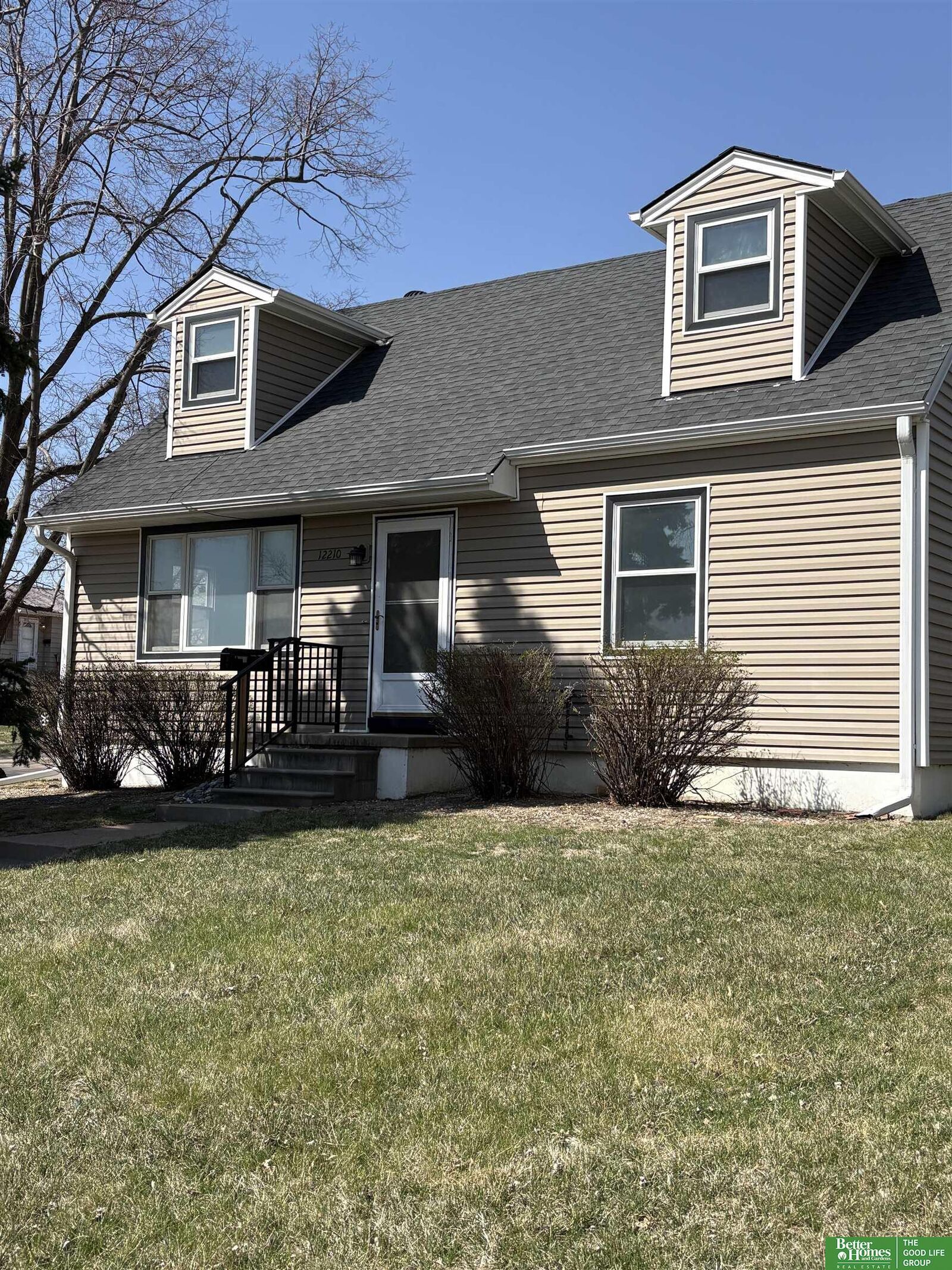 Property Photo:  12210 Seldin Drive  NE 68144-9999 
