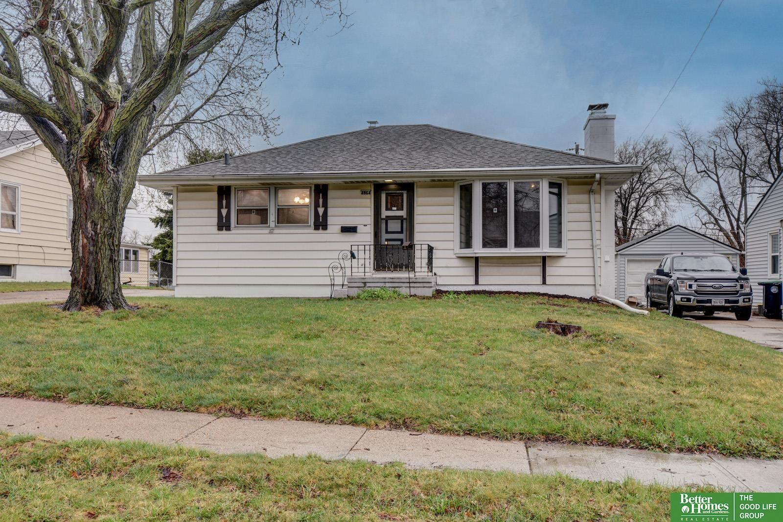 Property Photo:  4864 S 52nd Street  NE 68117-0000 