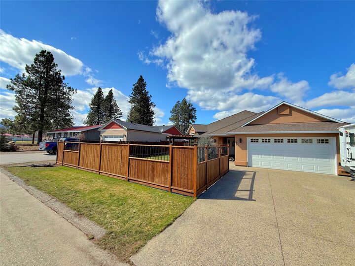 Photo de la propriété:  389 Billiter Avenue  BC V0X 1W0 